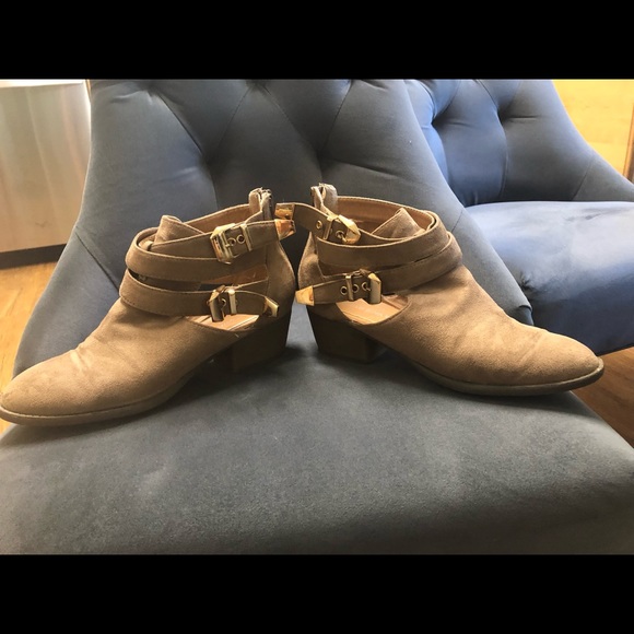 Wild Diva Shoes - Suede zip back shoes